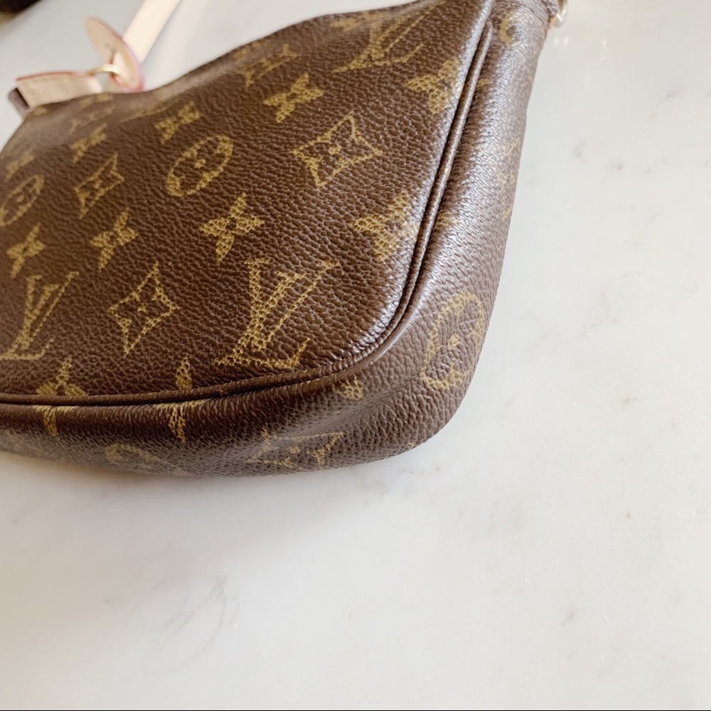 Louis Vuitton Pochette - Picture 10 of 13